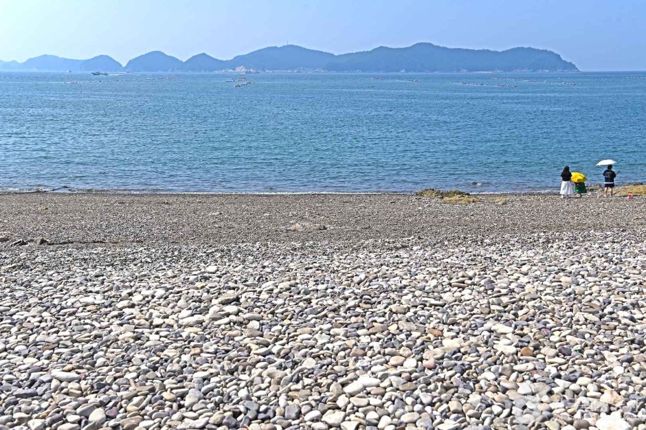 몽돌해수욕장 (몽돌해변)
